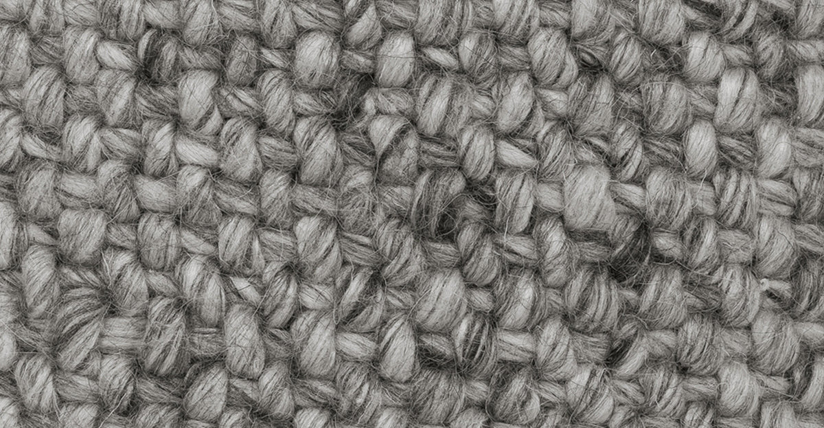Lara 16" Pouf