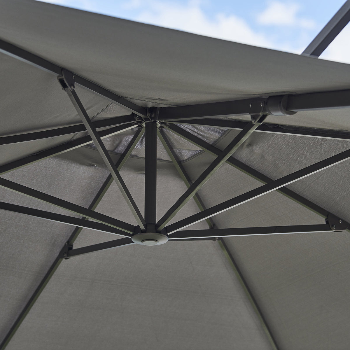 Hyde Lux Tilt Parasol with Base